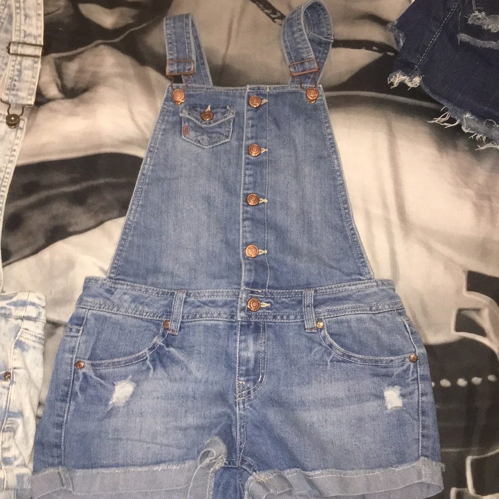 Short overalls